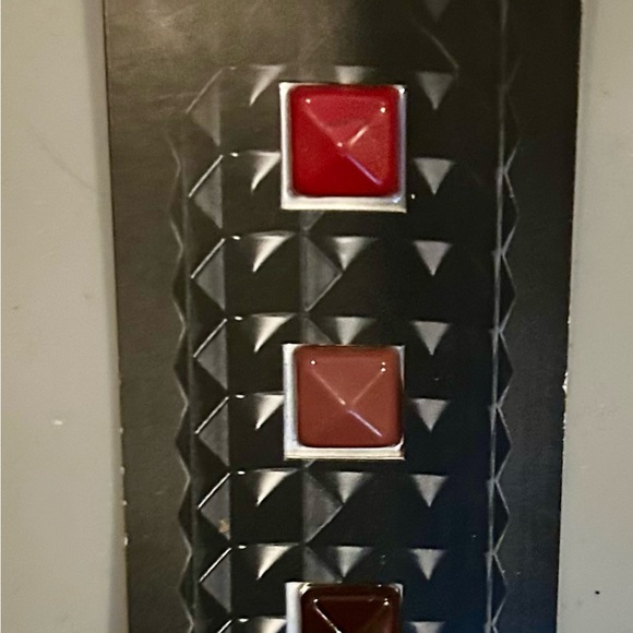 Kat Von D- Studded Kiss Lipstick sampler - Picture 1 of 2
